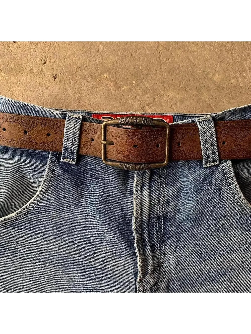 American Western vintage Cowboy Cowgirl style brown belt. 40 inches length. 1.5